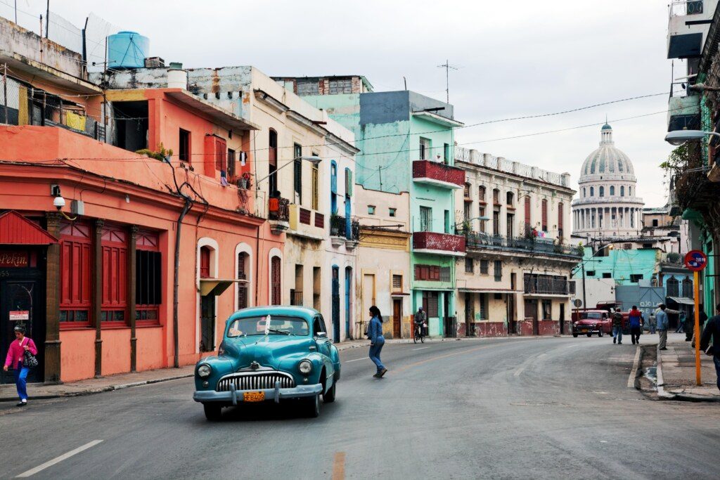 Havana colored bldgs Capitol